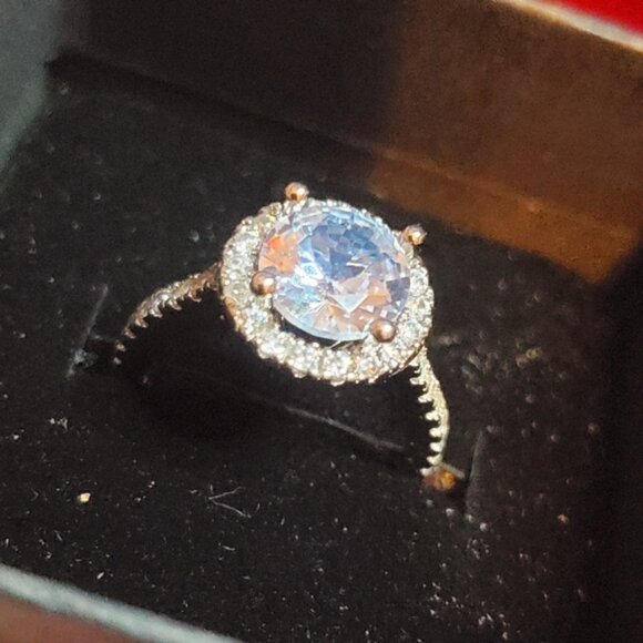 Ring - Picture 1 of 2